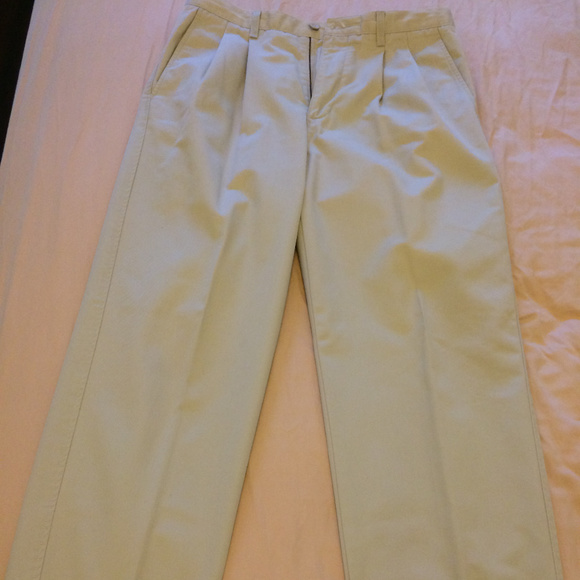 Gap Relaxed Fit Khaki's - Picture 2 of 3